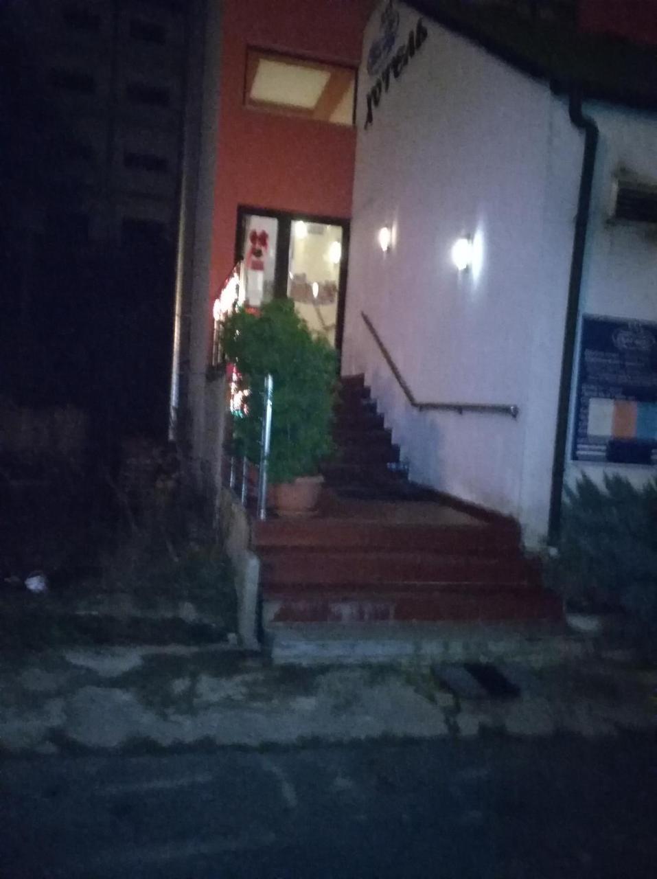 比亚罗摩尔酒店 巴尼特 外观 照片